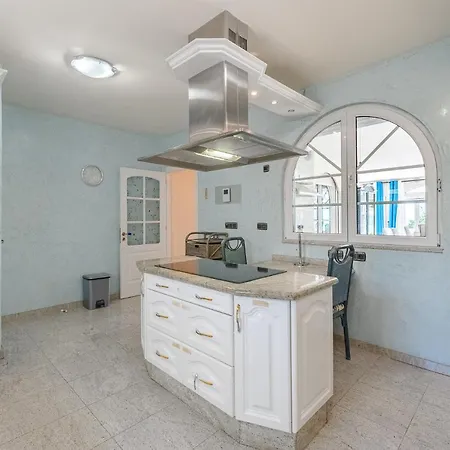 Ferienhaus Gorgeous Golf Heated Pool Sea View *