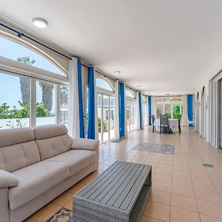 Σπίτι διακοπών Gorgeous Golf Heated Pool Sea View