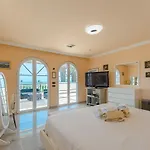 בית נופש Gorgeous Golf